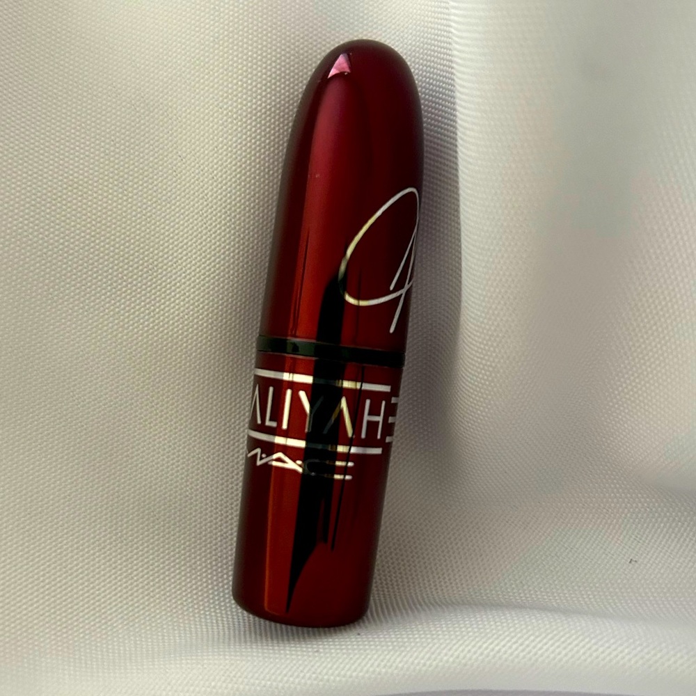 NWIB MAC Lipstick - Limited Edition Aaliyah